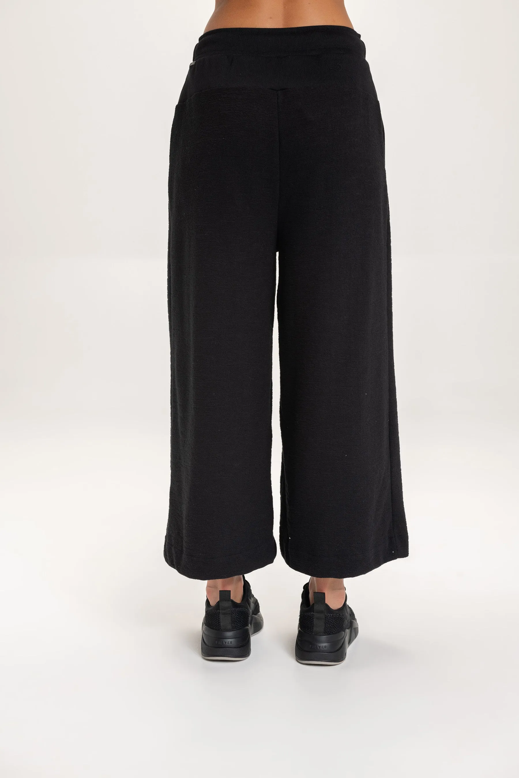 Pixie Cropped Pants