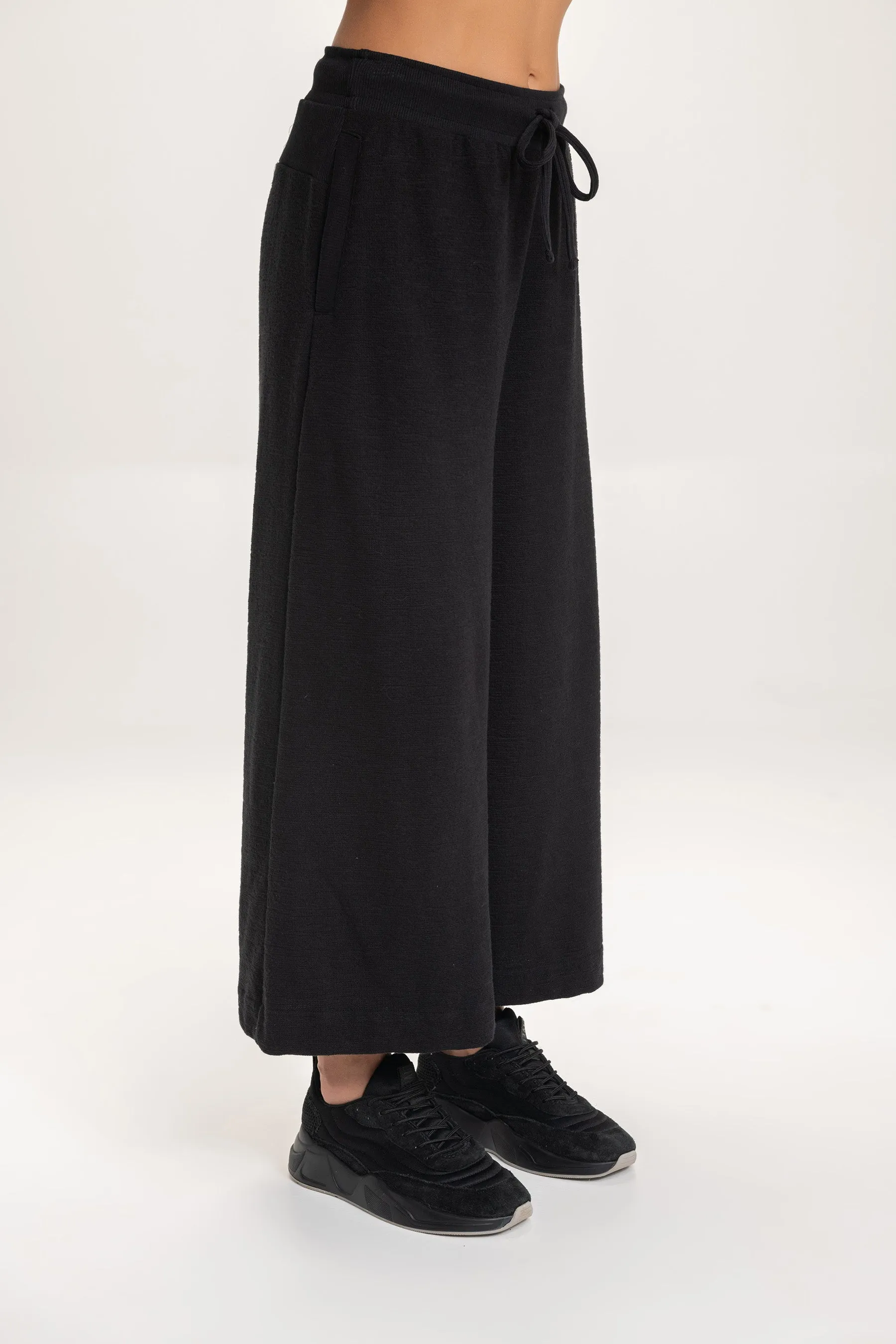 Pixie Cropped Pants