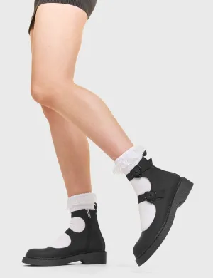 Trapped Shoes